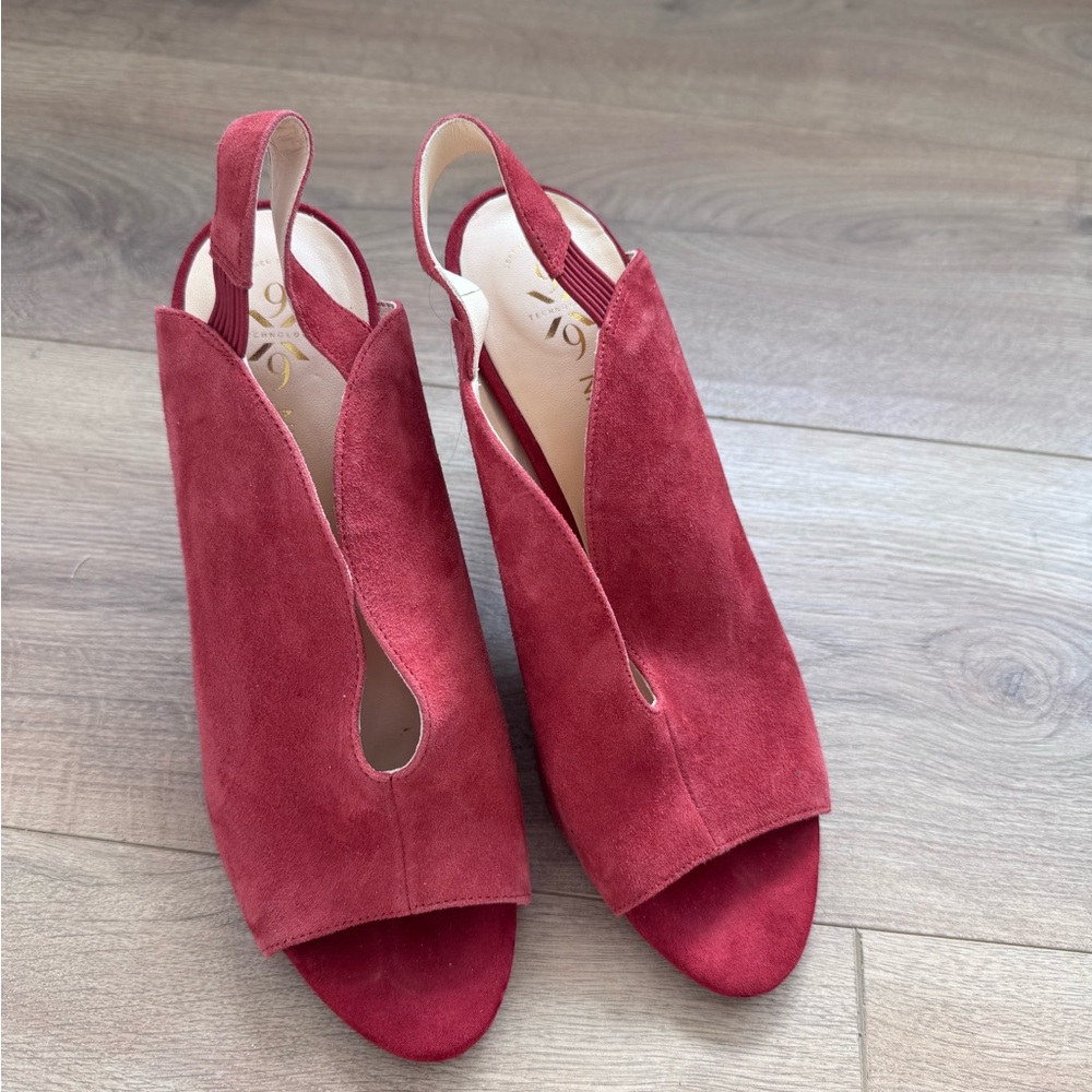 Nine West Elegant Red Suede Women's Sandals